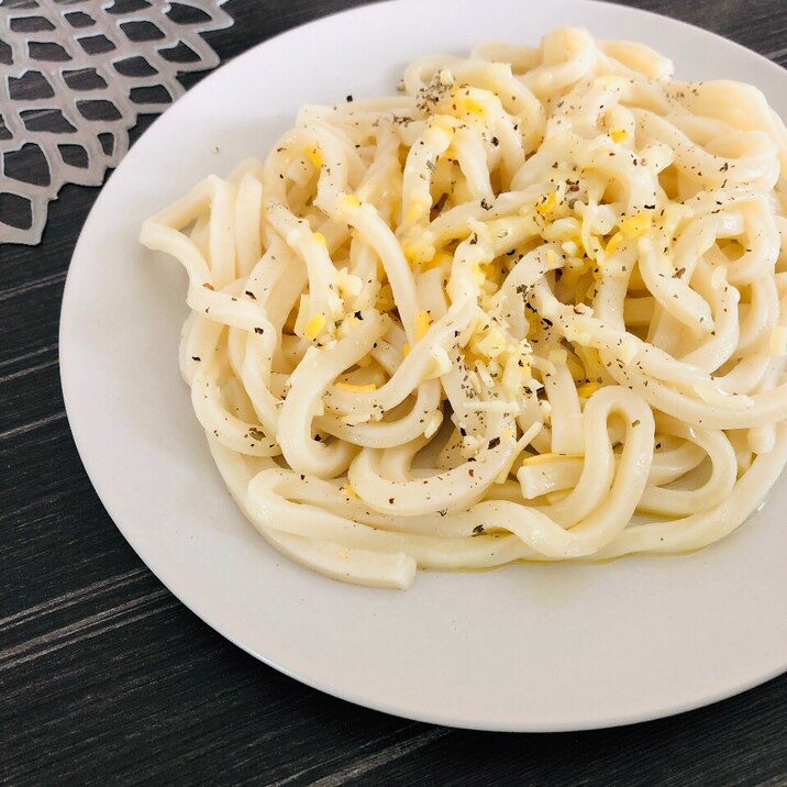 バジルとチーズのイタリアうどん